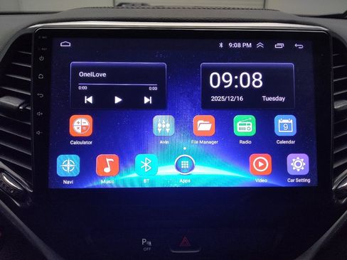 Used 2019 Jeep Cherokee Limited image 25