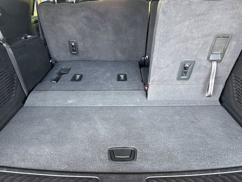 Used 2024 Chevrolet Tahoe LT image 23