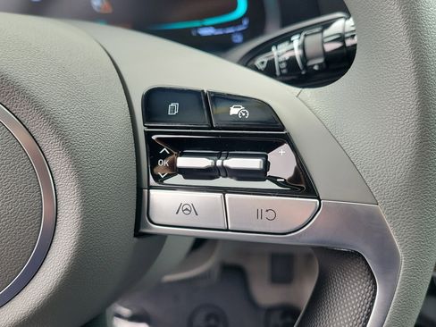 Certified 2025 Hyundai Elantra Hybrid FWD image 18