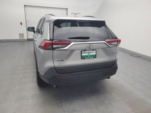 Used 2021 Toyota RAV4 LE FWD image 6