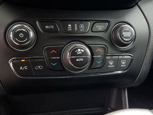 Certified 2021 Jeep Cherokee Latitude Lux 80th Anniv w/ Quick Order Package 26U 80TH FWD image 31