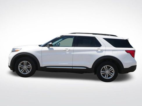 Certified 2024 Ford Explorer XLT AWD/4WD image 6