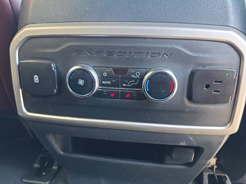 Used 2024 Ford Expedition Max Limited AWD/4WD image 17