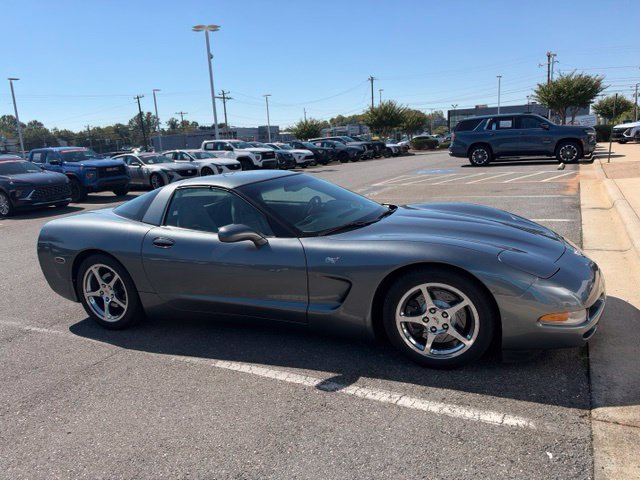 Used 2003 Chevrolet Corvette Coupe w/ Preferred Equipment Group RWD image 1