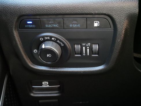 Used 2022 Jeep Grand Cherokee Limited 4xe w/ Luxury Tech Group II AWD/4WD image 27