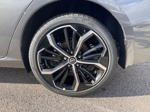 New 2025 Nissan Altima 2.5 SR image 14