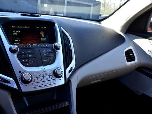 Used 2017 GMC Terrain SLT image 17