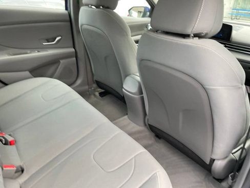 Used 2023 Hyundai Elantra SEL w/ Convenience Package FWD image 10