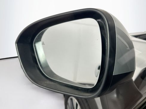 Used 2023 Nissan Rogue SV w/ SV Premium B Package FWD image 16