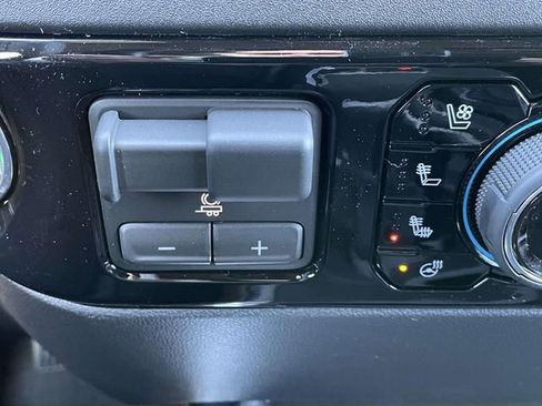 New 2026 Chevrolet Silverado 1500 High Country w/ High Country Premium Package AWD/4WD image 28