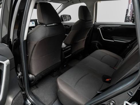 Used 2021 Toyota RAV4 LE image 37