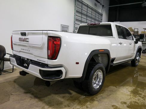 Used 2022 GMC Sierra 3500 Denali image 3