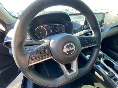 Certified 2023 Nissan Altima 2.5 SV image 12