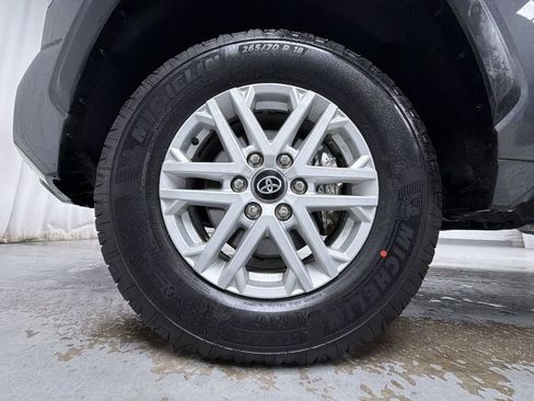Used 2025 Toyota Tundra SR5 AWD/4WD image 15