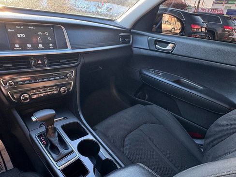 Used 2020 Kia Optima LX image 19