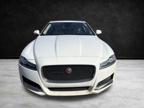 Used 2016 Jaguar XF Prestige image 12