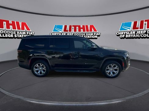 Used 2022 Jeep Wagoneer Series II AWD/4WD image 9