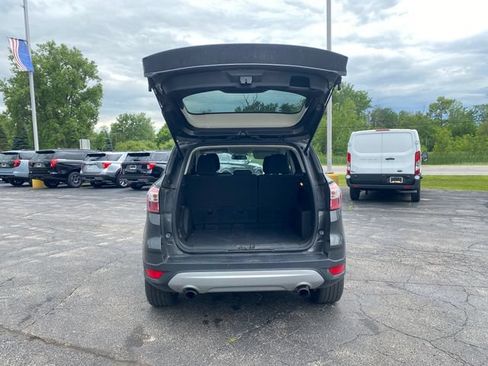 Used 2018 Ford Escape SE FWD image 16