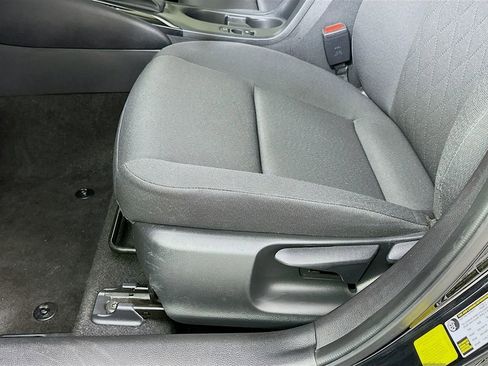 Used 2023 Toyota Corolla LE image 19