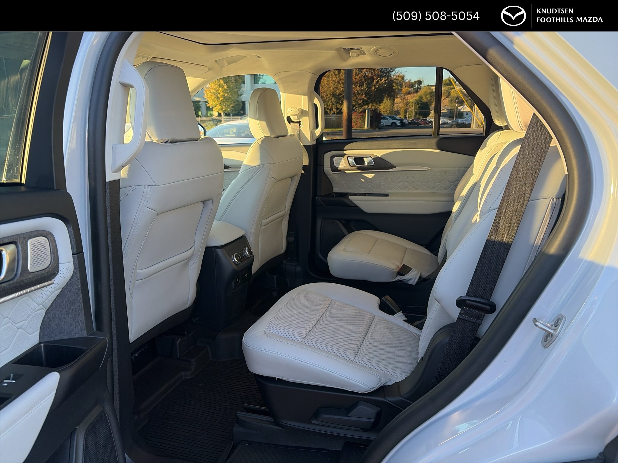 Used 2025 Ford Explorer Platinum w/ Ultimate Package AWD/4WD image 13