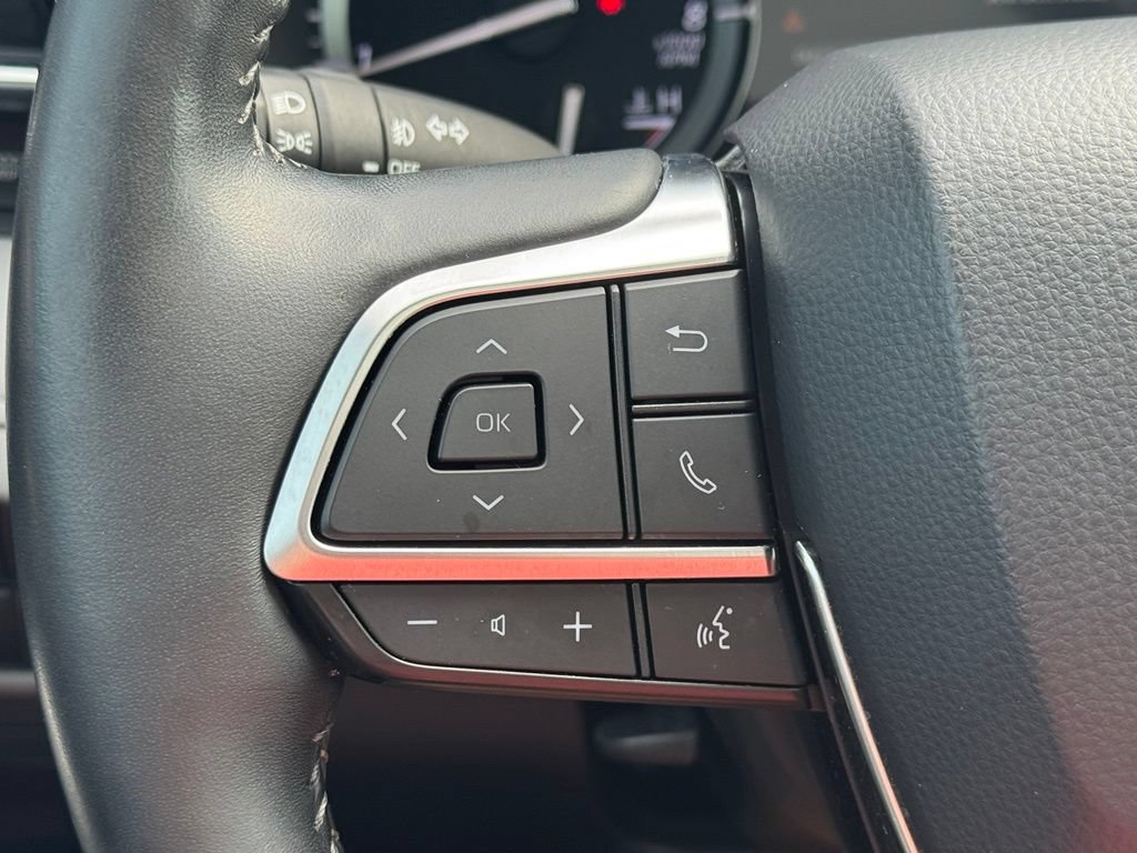 Used 2021 Toyota Highlander Platinum AWD/4WD image 26