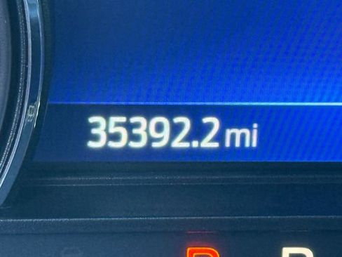 Used 2022 Ford Explorer XLT w/ Equipment Group 202A image 17