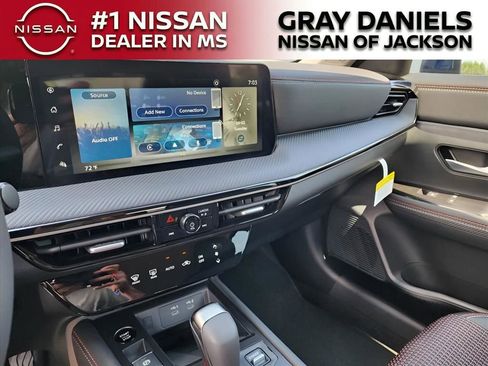 New 2025 Nissan Kicks SR image 11