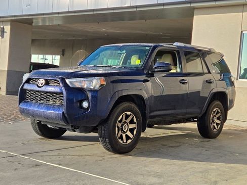 Used 2016 Toyota 4Runner SR5 image 2