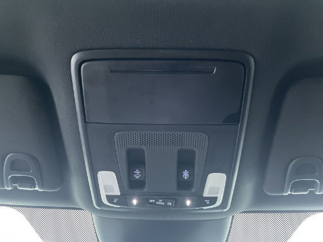Used 2025 Honda Pilot TrailSport image 24