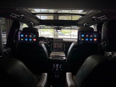 Used 2025 GMC Yukon Denali Ultimate AWD/4WD image 18