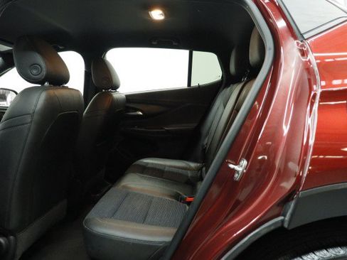 Used 2025 Buick Envista Preferred w/ Convenience II Package FWD image 27