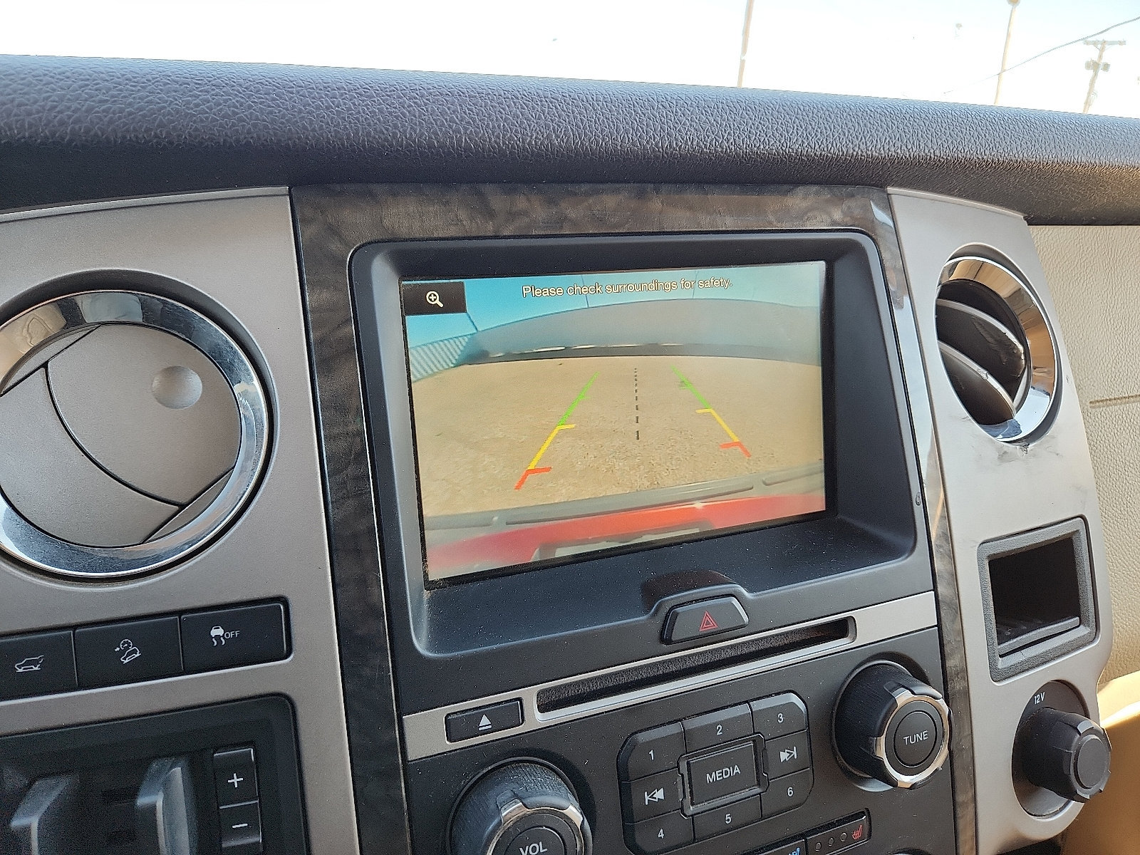 Used 2015 Ford Expedition Limited w/ Equipment Group 301A AWD/4WD image 17