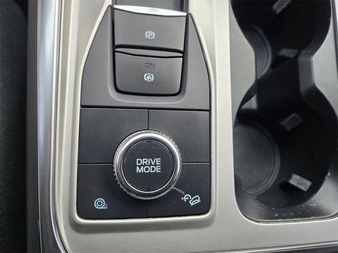 Used 2022 Ford Explorer Platinum w/ Technology Package image 18