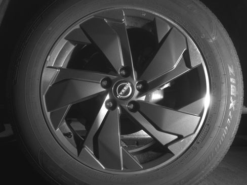 Used 2025 Nissan Rogue SV image 14