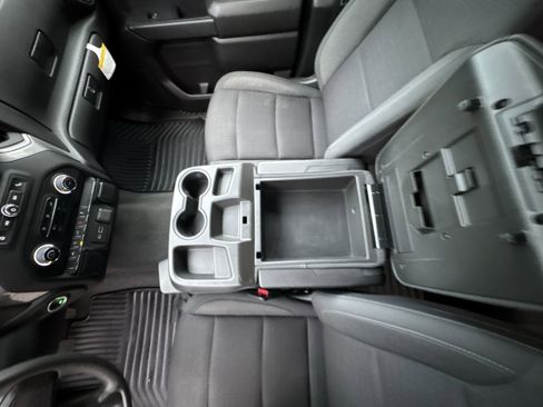 Used 2022 Chevrolet Silverado 1500 Custom image 36