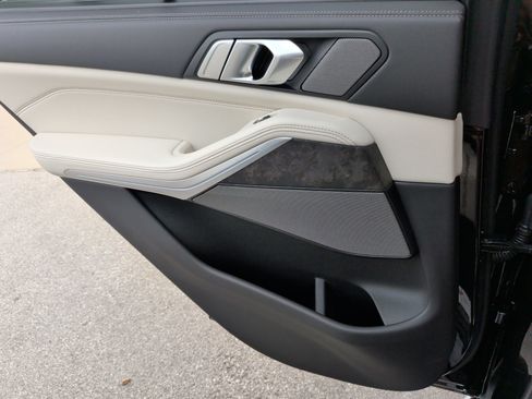 Used 2026 BMW X5 sDrive40i image 33