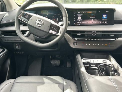 Certified 2025 Nissan Murano SV AWD/4WD image 24