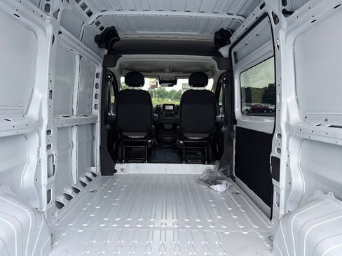 New 2026 RAM ProMaster 2500 w/ Convenience Group image 12