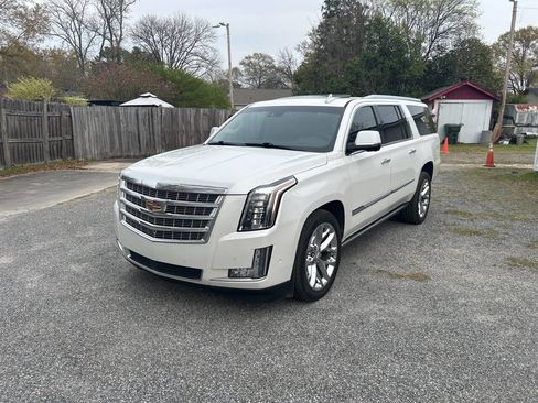 Used 2017 Cadillac Escalade ESV Premium Luxury image 1