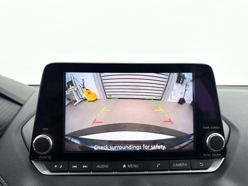 Used 2021 Nissan Sentra SV image 9