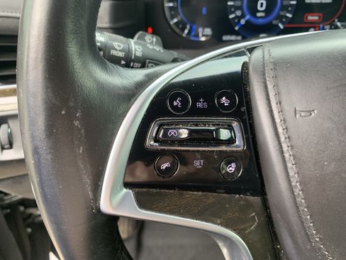 Used 2017 Cadillac Escalade Platinum AWD/4WD image 18