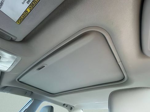 Used 2017 Toyota Camry XLE w/ Moonroof Package FWD image 28
