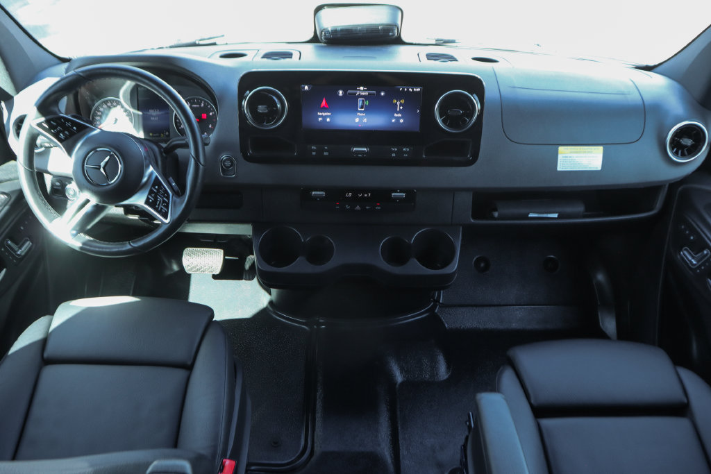 Used 2025 Mercedes-Benz Sprinter 2500 image 31