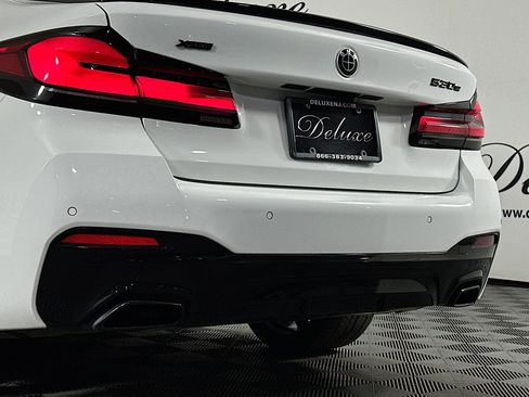 Used 2022 BMW 530e xDrive w/ Premium Package image 26