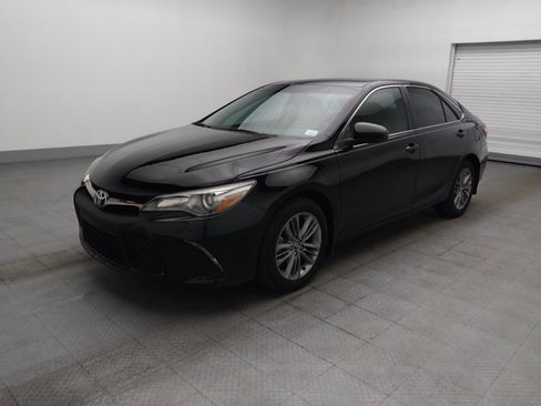 Used 2017 Toyota Camry SE FWD image 2