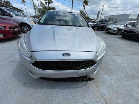 Used 2016 Ford Focus SE w/ SE Sport Package FWD image 1