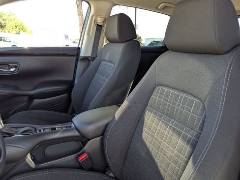 Used 2025 Honda HR-V LX image 14