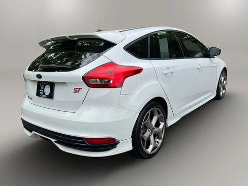 Used 2016 Ford Focus ST FWD image 2