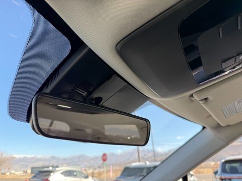 Used 2024 Kia Carnival LX image 39