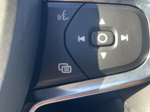 Certified 2025 Volvo XC40 B5 Ultra w/ Climate Package AWD/4WD image 13